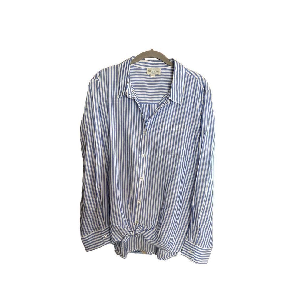 Jun Ivy women’s blue and white striped button down shirt, size XL